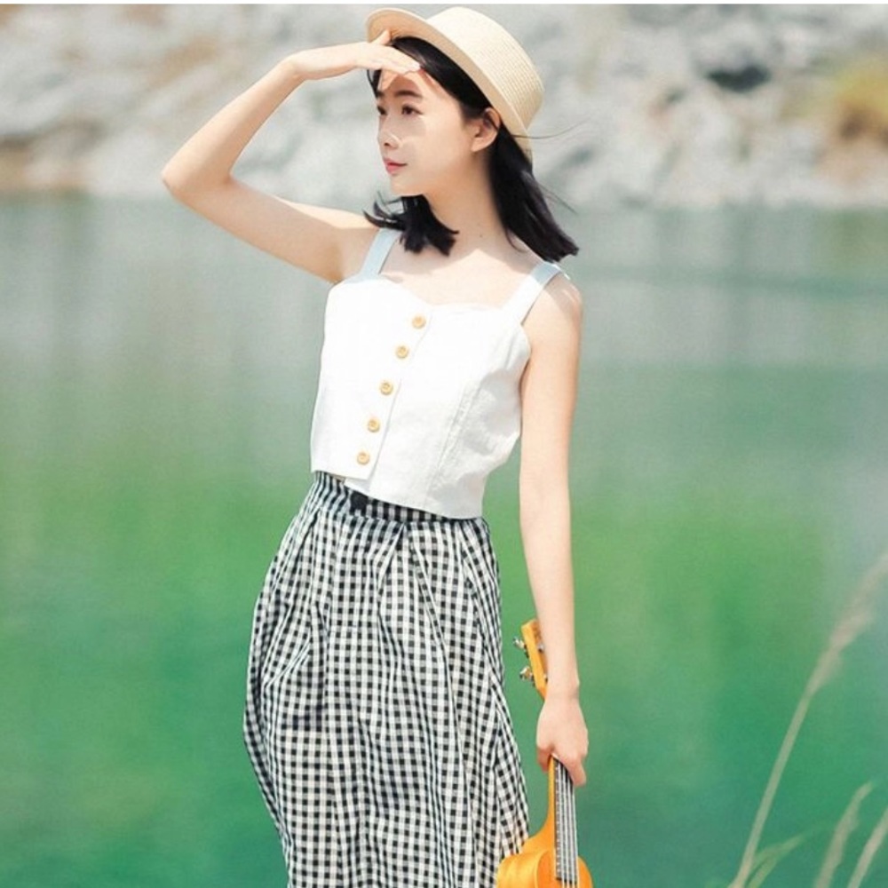 NWOT White Buttoned Crop Top